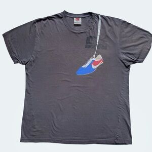 Vintage Nike Men’s Track Shoe Over Shoulder Eugene 08 Hayward T-Shirt XL RARE!!